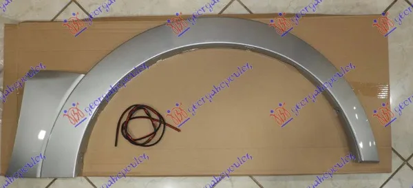 Rub Plasticni Prednjeg Blatobrana Srebrni – Mitsubishi Pajero 07-12 (desni)